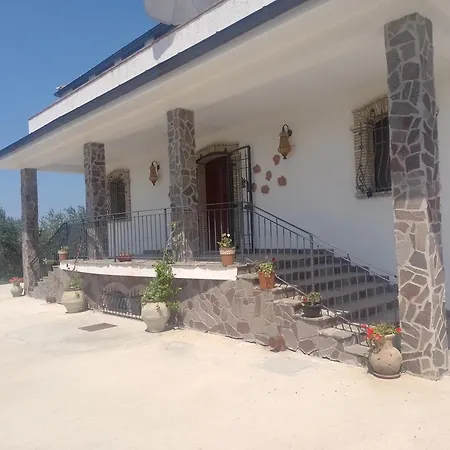 Konukevi Annamaria *